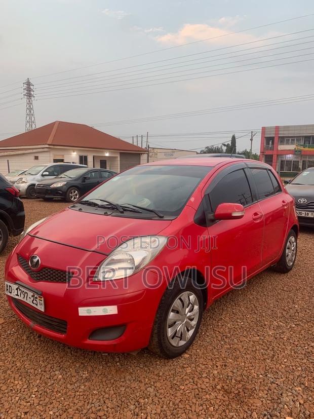 Toyota Vitz 2010 Red