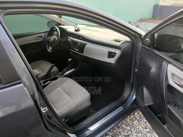 Toyota Corolla 2016 Gray