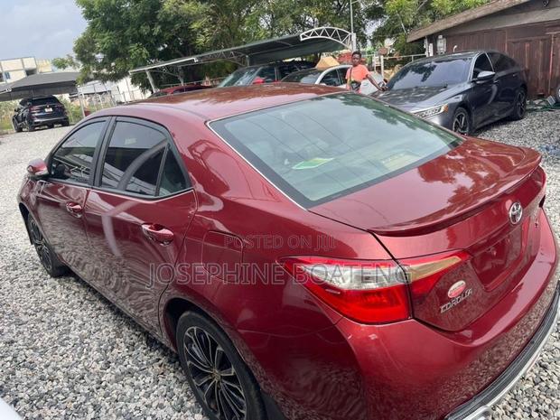Toyota Corolla 2015 Burgundy