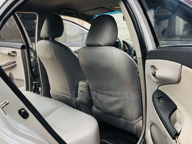 Toyota Corolla LE 4dr Sedan (1.8L 4cyl 4A) 2013 Silver