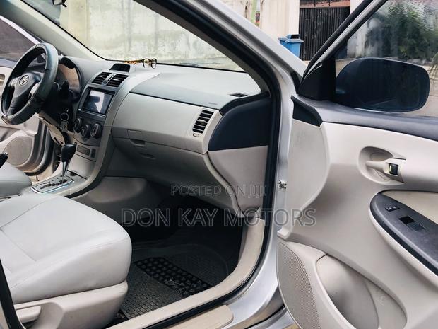 Toyota Corolla LE 4dr Sedan (1.8L 4cyl 4A) 2013 Silver