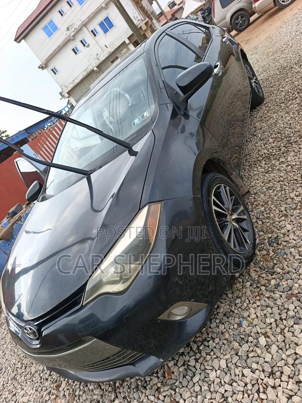 Toyota Corolla LE Premium 4dr Sedan (1.8L 4cyl CVT) 2016 Black