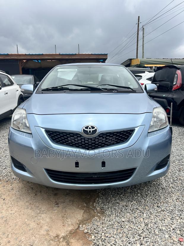 Toyota Belta 2010 Blue
