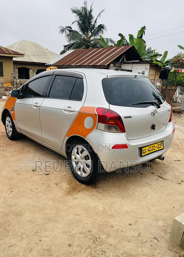 Toyota Vitz 1.3 FWD 5dr 2008 Silver