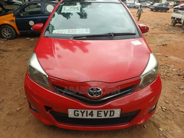 Toyota Yaris LE Hatchback 5dr 2014 Red