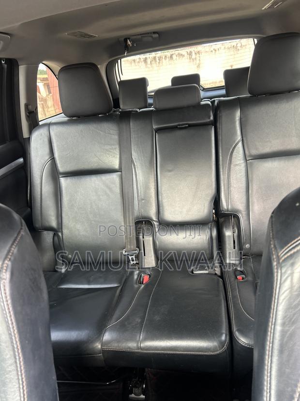 Toyota Highlander XLE 4dr SUV AWD (3.5L 6cyl 6A) 2015 Gray