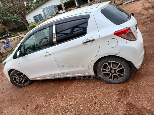 Toyota Vitz 2013 White