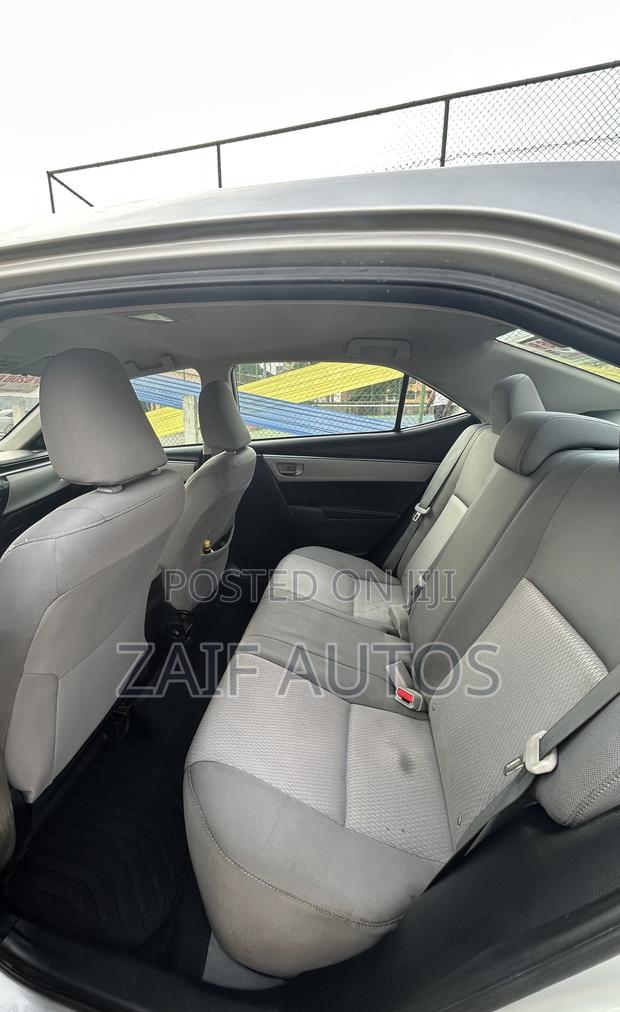 Toyota Corolla L 4dr Sedan (1.8L 4cyl 4A) 2014 Silver