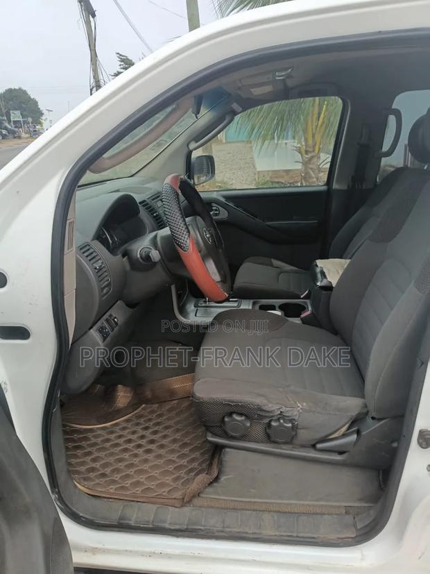 Nissan Pathfinder 2009 White