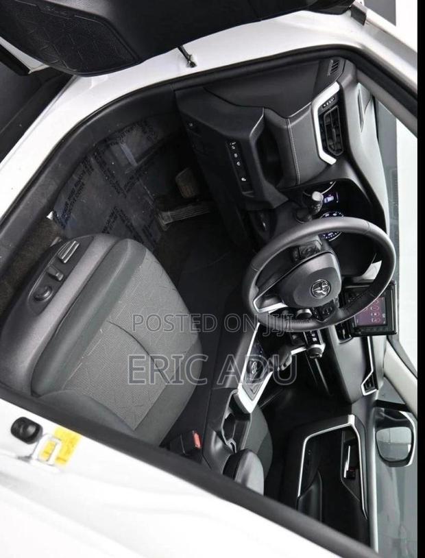 Toyota RAV4 XLE AWD 2020 Gray
