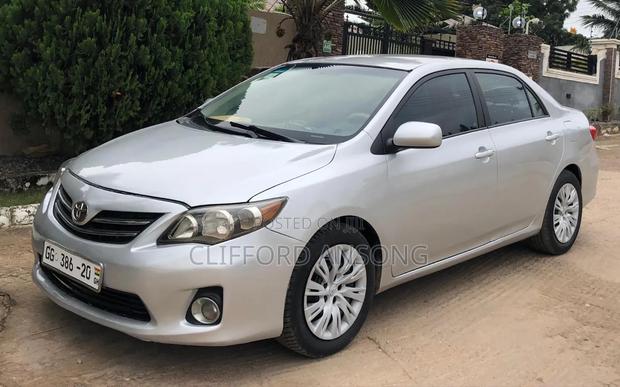 Toyota Corolla LE 4dr Sedan (1.8L 4cyl 4A) 2013 Silver