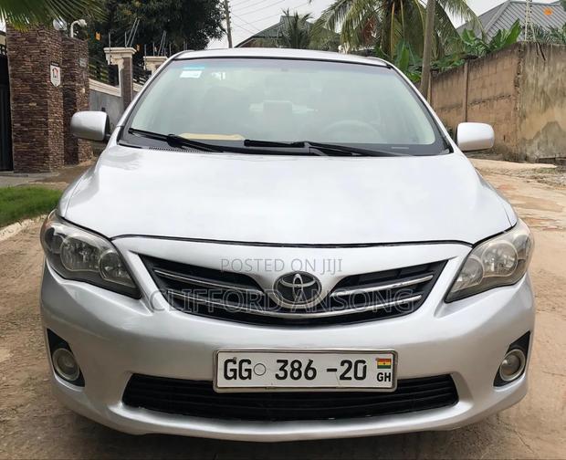 Toyota Corolla LE 4dr Sedan (1.8L 4cyl 4A) 2013 Silver
