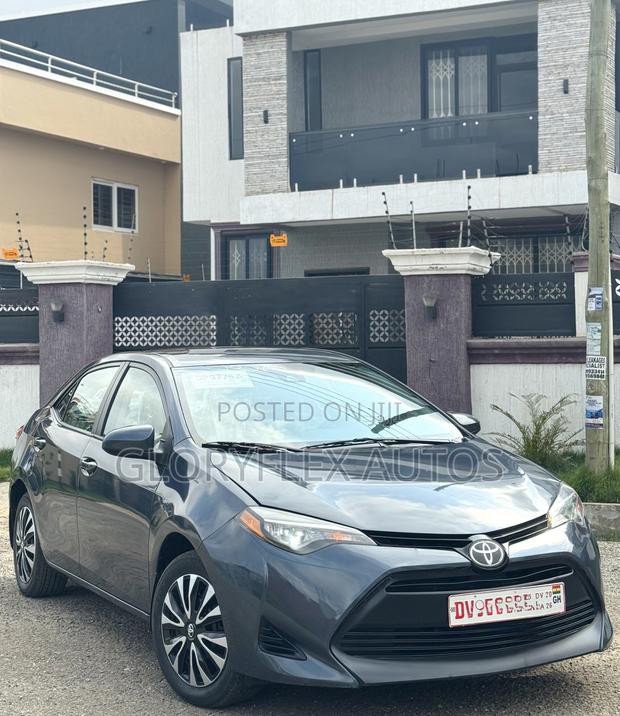 Toyota Corolla LE 4dr Sedan (1.8L 4cyl CVT) 2017 Gray