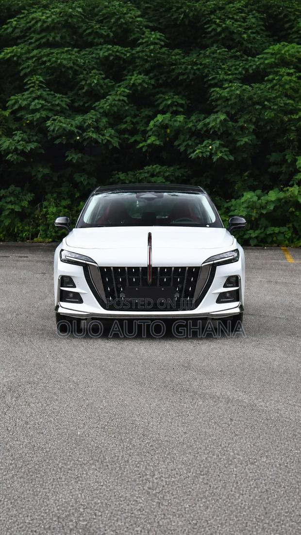 Hongqi E-HS9 2026 White
