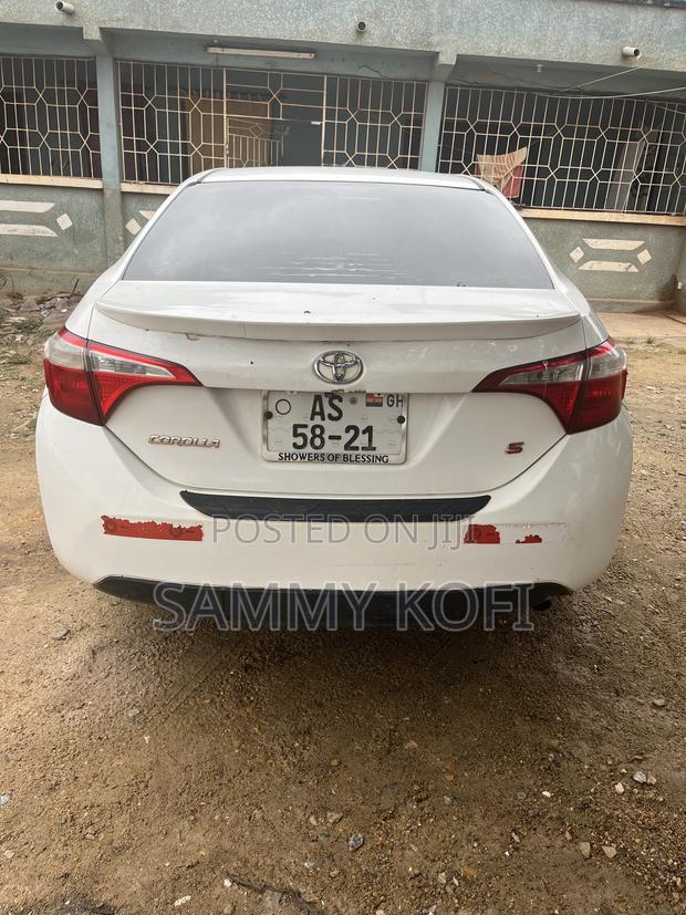 Toyota Corolla 2015 White
