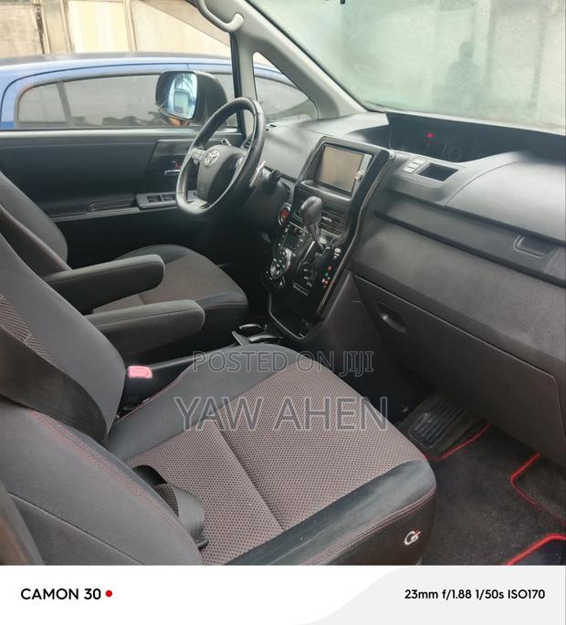 Toyota Voxy 2013 Black