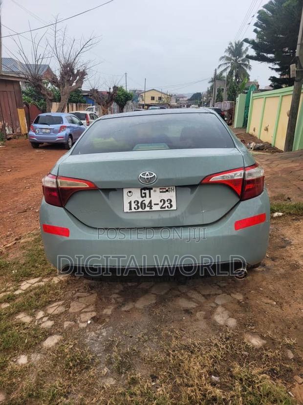 Toyota Corolla 2015 Gray