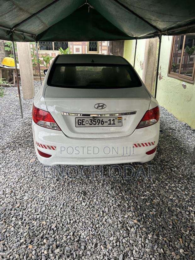 Hyundai Accent 2011 White