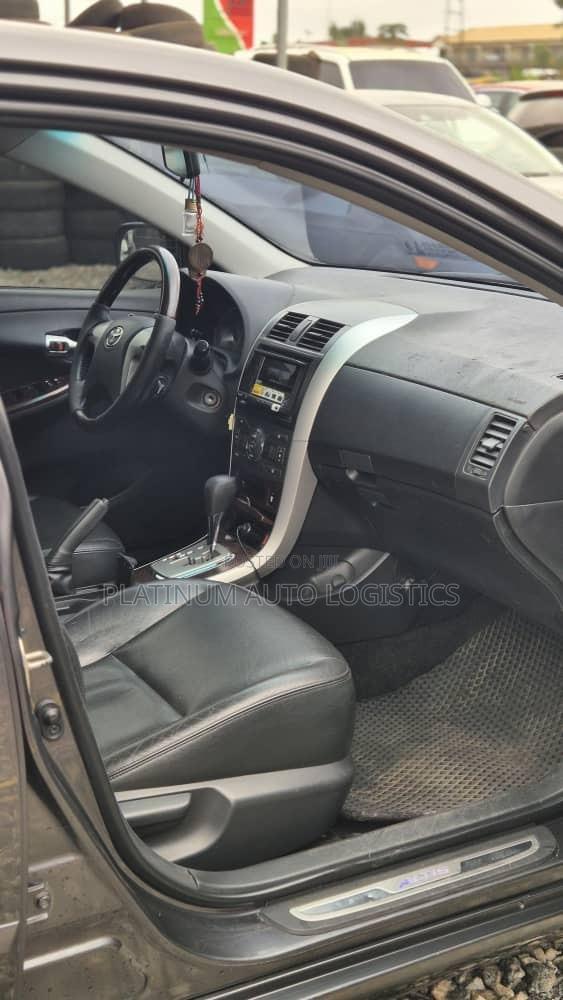 Toyota Corolla 2012 Gray