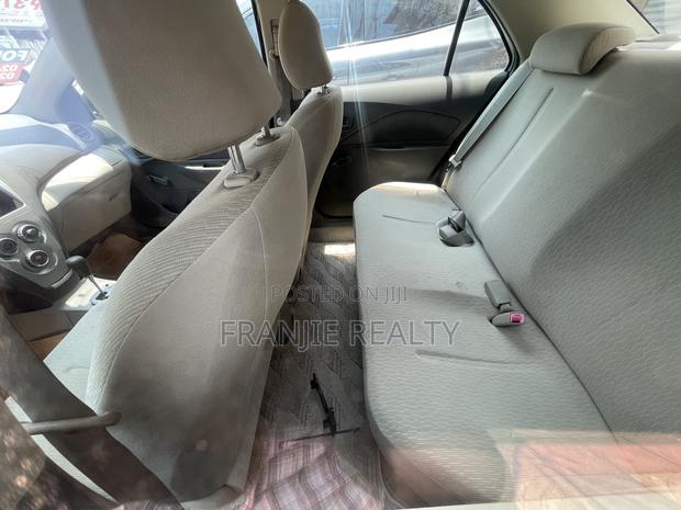Toyota Belta 2013 Silver