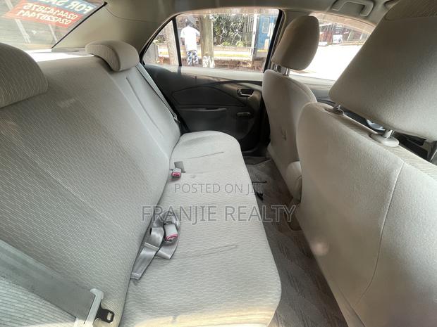 Toyota Belta 2013 Silver