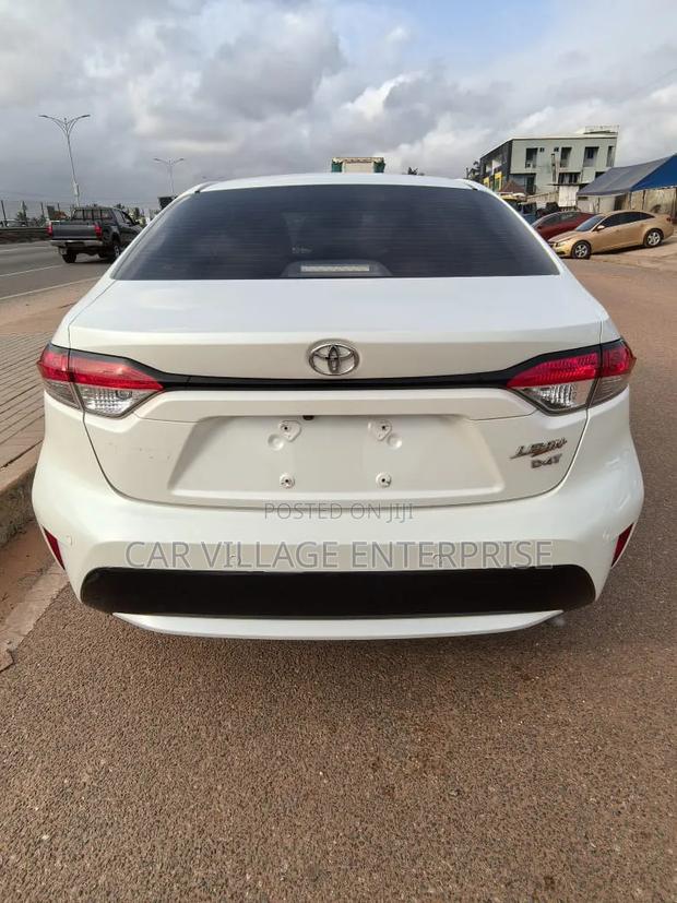 Toyota Corolla 2020 White