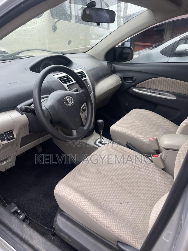 Toyota Belta 2015 Silver