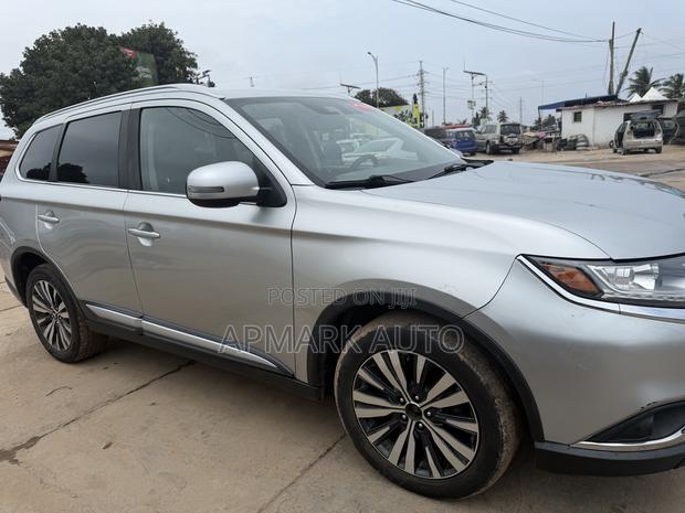 Mitsubishi Outlander SEL FWD 2020 Silver