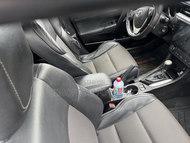 Toyota Corolla LE Plus 4dr Sedan (1.8L 4cyl CVT) 2016 Blue