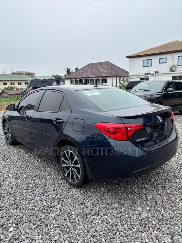 Toyota Corolla XSE (1.8L 4cyl 2A) 2018 Blue
