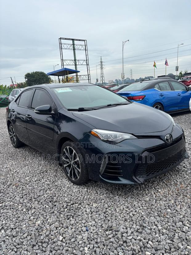 Toyota Corolla XSE (1.8L 4cyl 2A) 2018 Blue