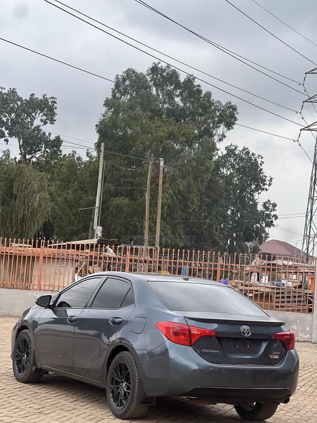 Toyota Corolla XSE (1.8L 4cyl 2A) 2018 Gray