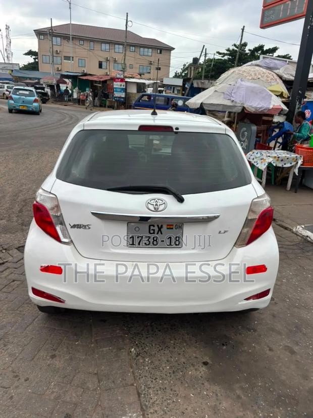 Toyota Yaris LE Hatchback 3dr 2012 White