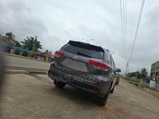 Toyota Highlander 2018 Gray