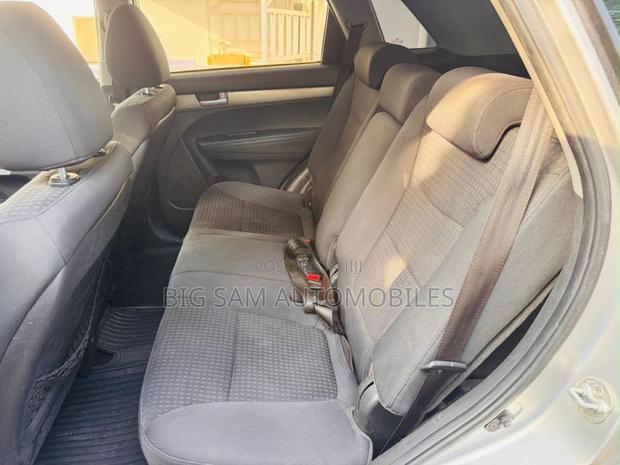 Kia Sorento 2010 Silver