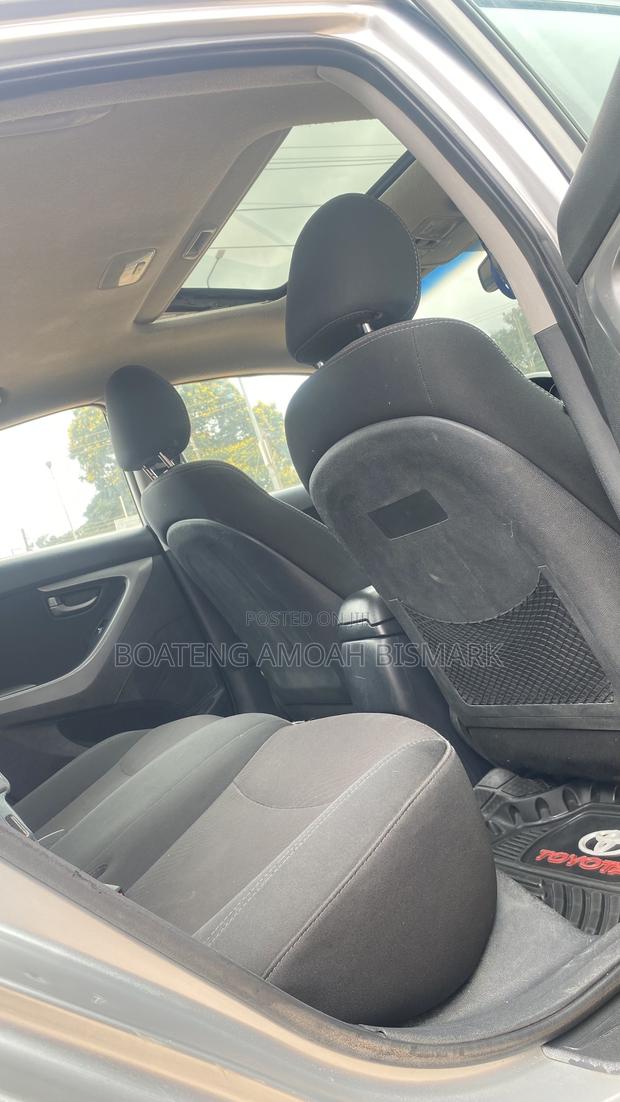Hyundai Elantra SE Sedan FWD (1.8L 4cyl 6M) 2016 Gray