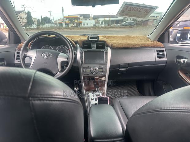 Toyota Corolla L 4dr Sedan (1.8L 4cyl 5M) 2013 Gray