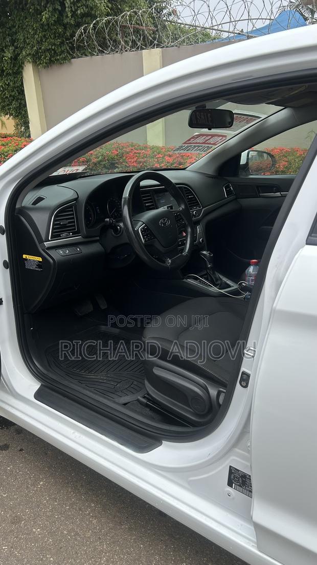 Hyundai Elantra ECO Sedan FWD (1.4L 4cyl 7A) 2017 White