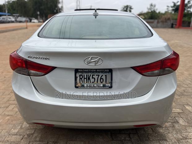 Hyundai Elantra 2015 Silver