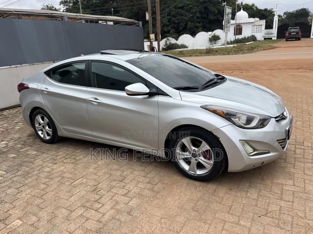 Hyundai Elantra 2015 Silver