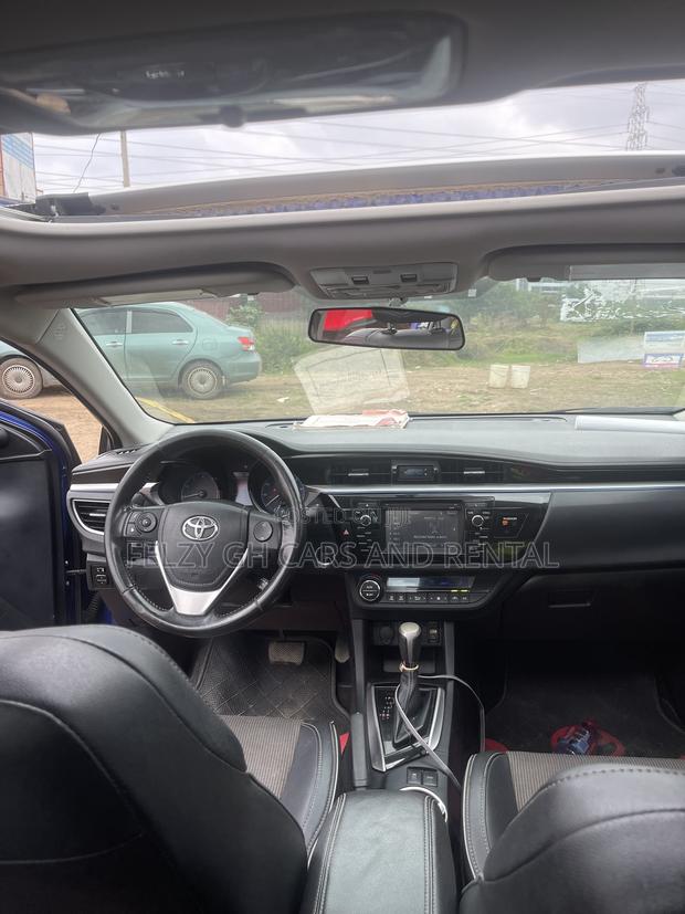 Toyota Corolla LE ECO Premium (1.8L 4cyl CVT) 2016 Blue