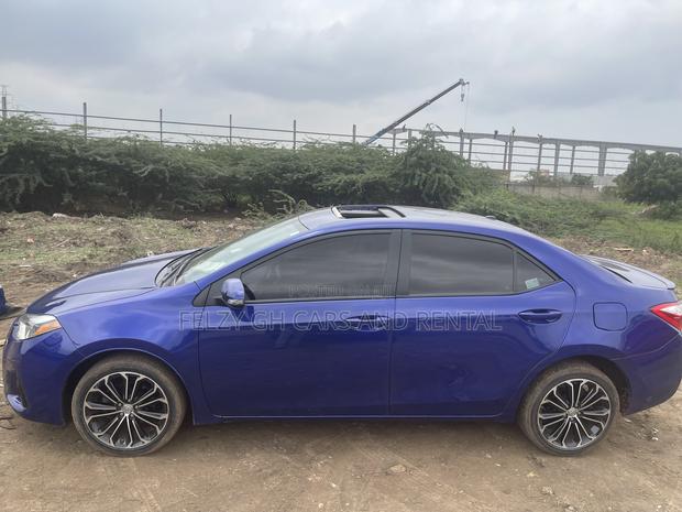 Toyota Corolla LE ECO Premium (1.8L 4cyl CVT) 2016 Blue