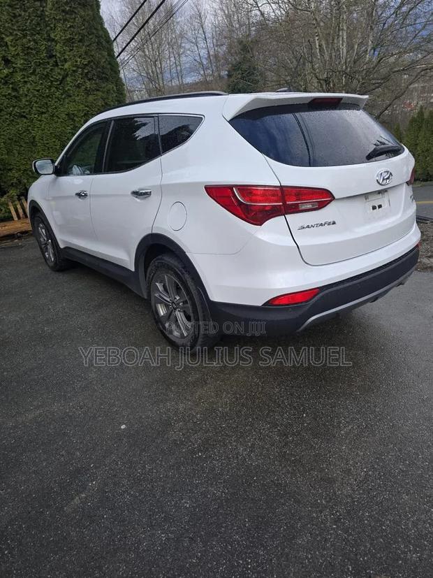 Hyundai Santa Fe 2016 White