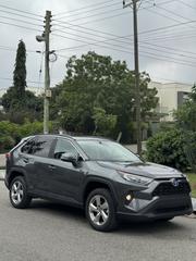 Toyota RAV4 XLE Premium 2021 Gray for sale