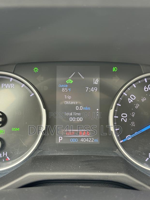 Toyota RAV4 XLE Premium 2021 Gray