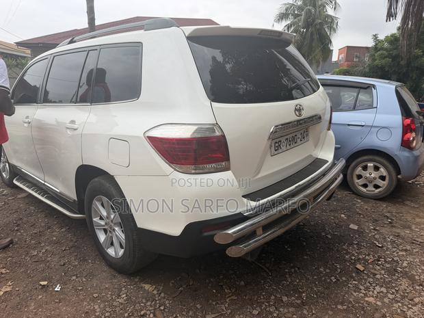 Toyota Highlander 3.5L 4WD 2013 White