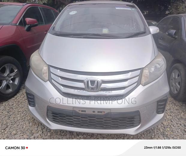 Honda Freed 2013 Silver
