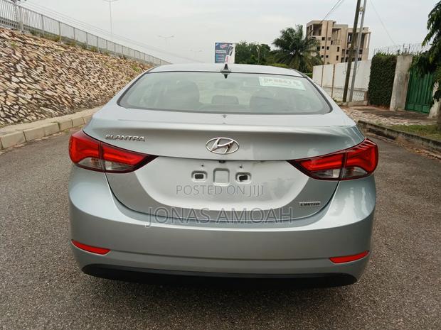 Hyundai Elantra 2015 Silver