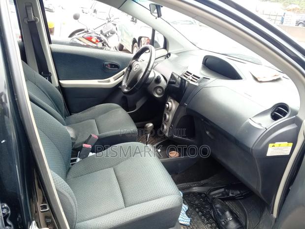 Toyota Yaris 2010 Black