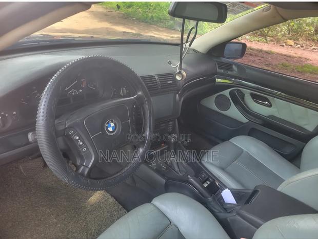 BMW 520i 2000 Green